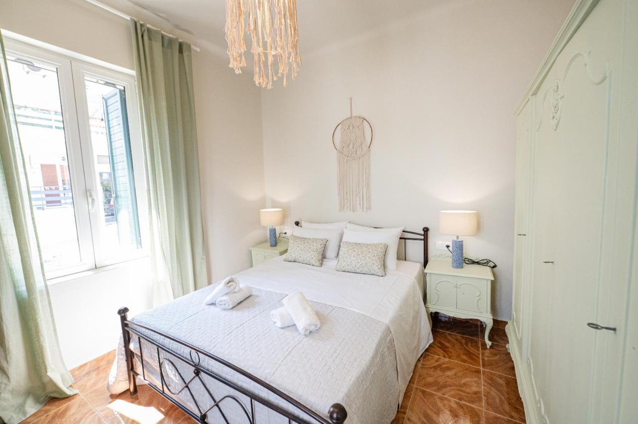 Sunny Yard Apartments Poros Town Екстериор снимка