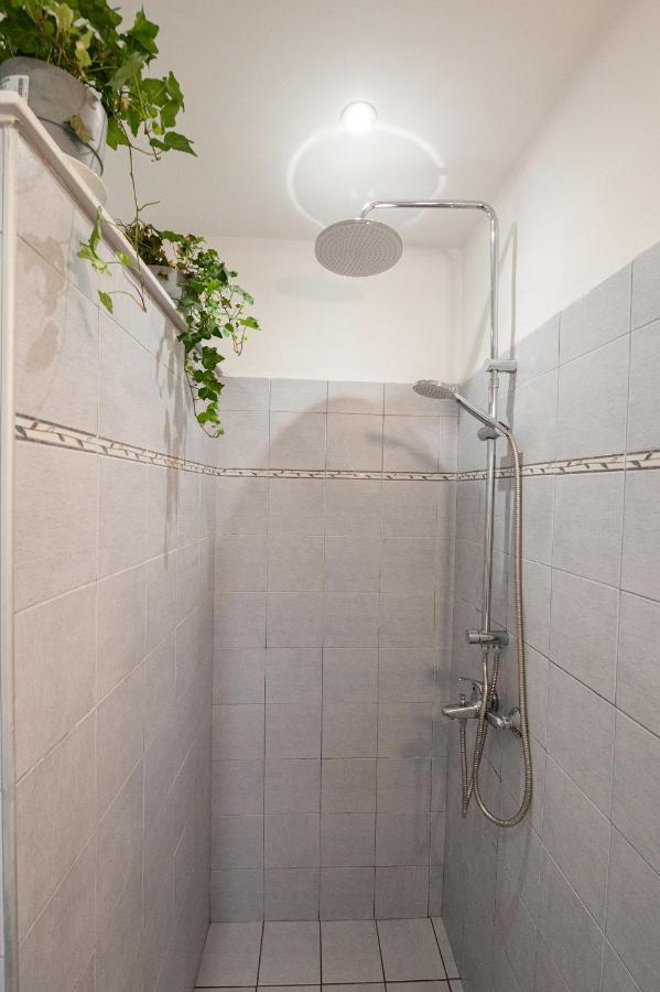 Sunny Yard Apartments Poros Town Екстериор снимка