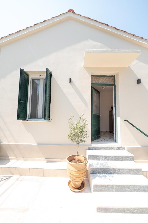 Sunny Yard Apartments Poros Town Екстериор снимка